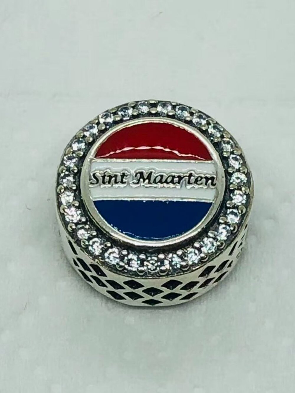 ✨ ✨Pandora St Maarten Caribbean Flag Exclusive Moments Button Charm